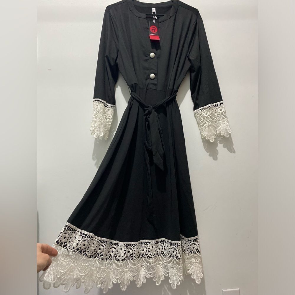 Rosegal Black Long Sleeve Dress with White Lace Trim